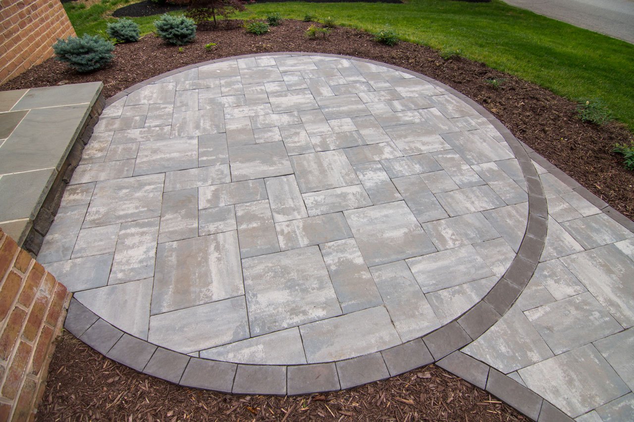 Circular paver patio design